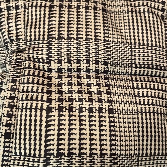 Banana Republic- Down Feather Full Button Black Cream Pattern Vest- Size XS - Picture 6 of 8